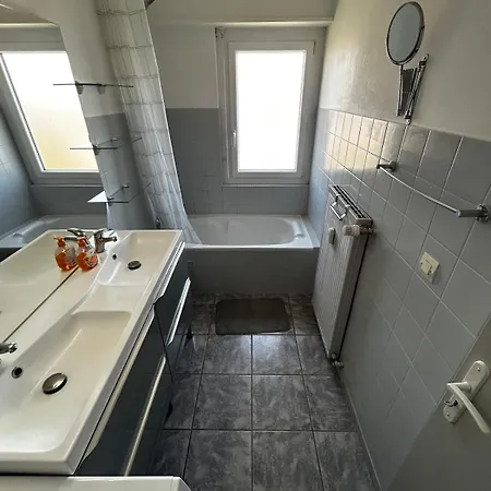 Apartment Cosy Porte De Bale - Terrasse - Parking - Tram *